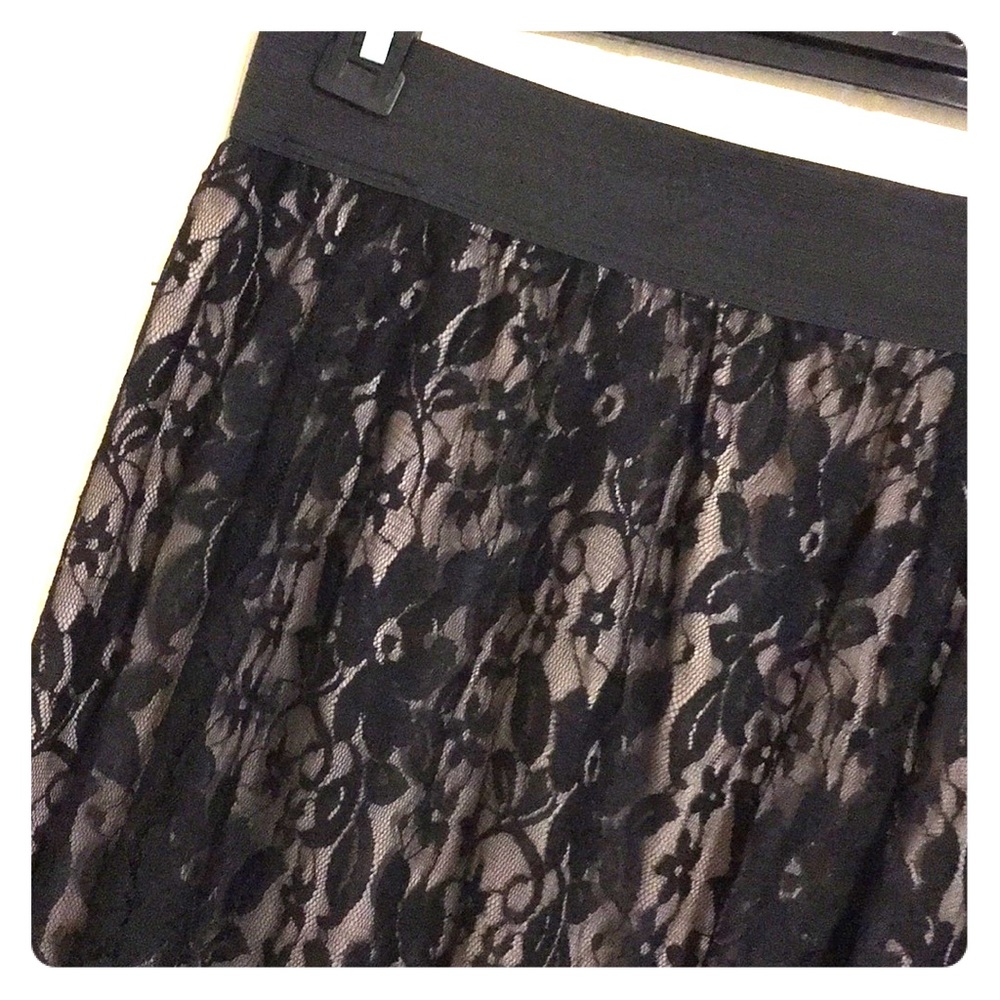 EUC tan and black lace skirt